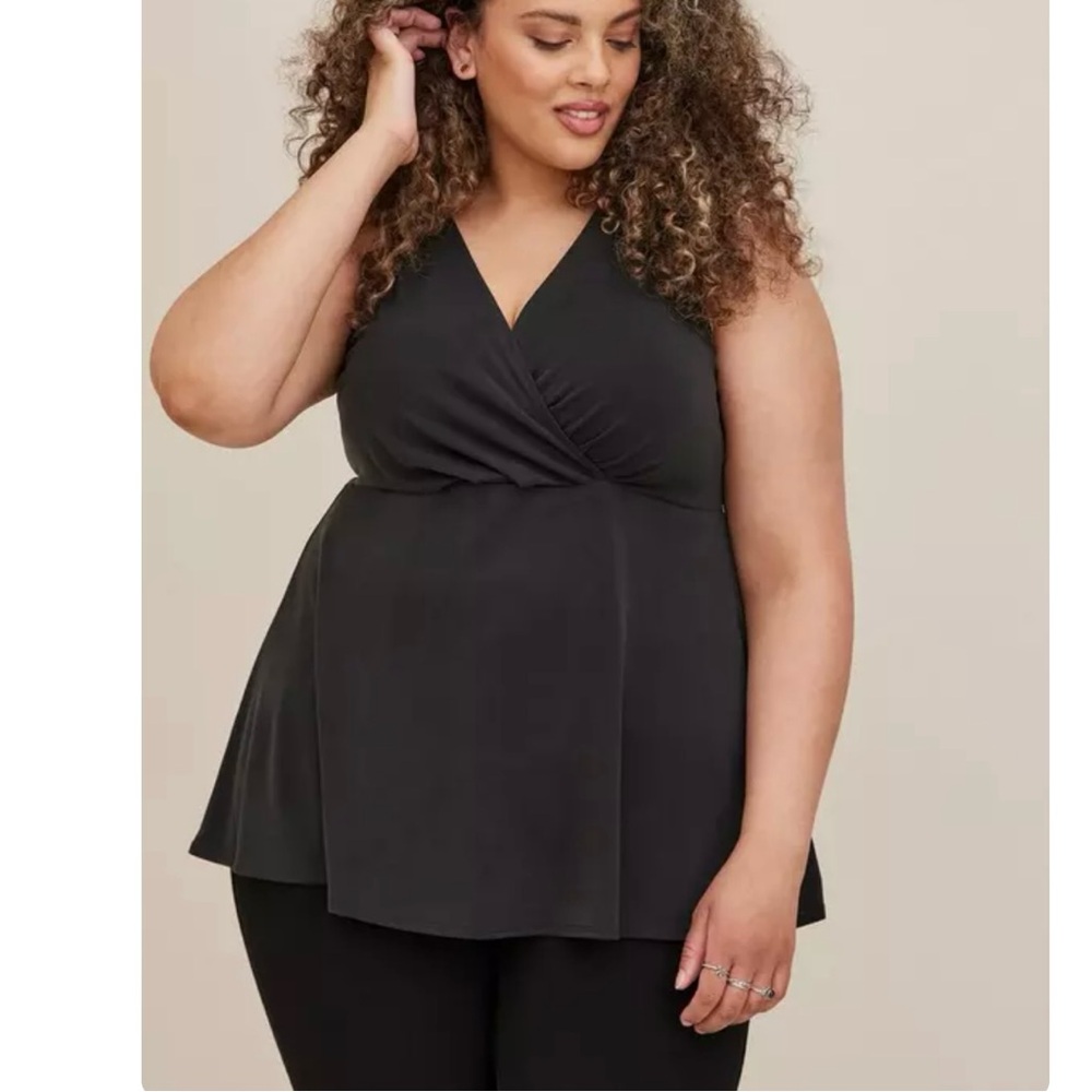 🌸TORRID* Culro Deep Black Surplice Tank Top